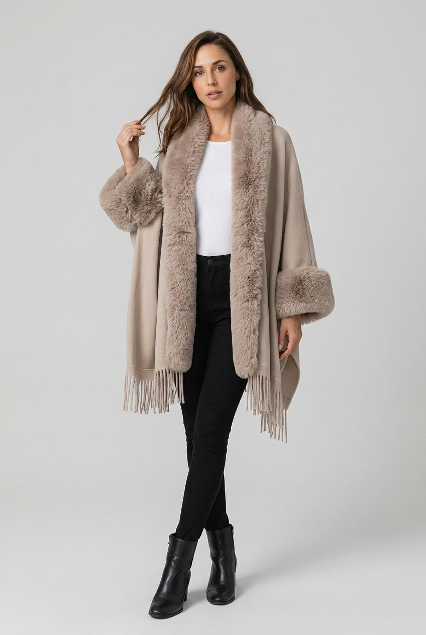 elise-ponchosjal-med-fuskpals-1 - Dammode [product_title] [variant_title] dam basplagg