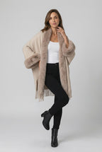 elise-ponchosjal-med-fuskpals-2 - Dammode [product_title] [variant_title] dam basplagg