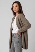 lang-stickad-cardigan-med-knappar-dam-brun1 - Dammode [product_title] [variant_title] dam basplagg